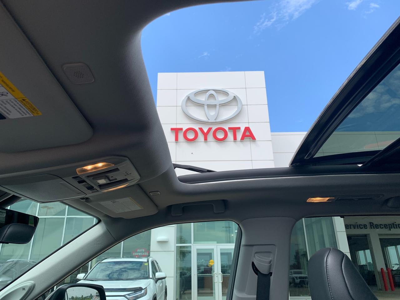 2023 Toyota Highlander Hybrid Platinum Photo