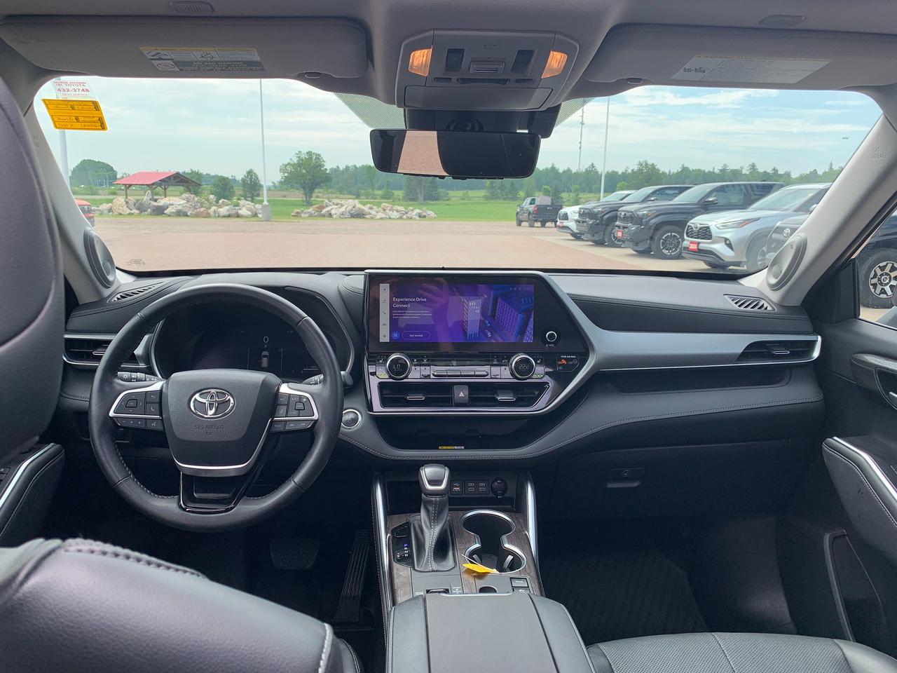 2023 Toyota Highlander Hybrid Platinum Photo