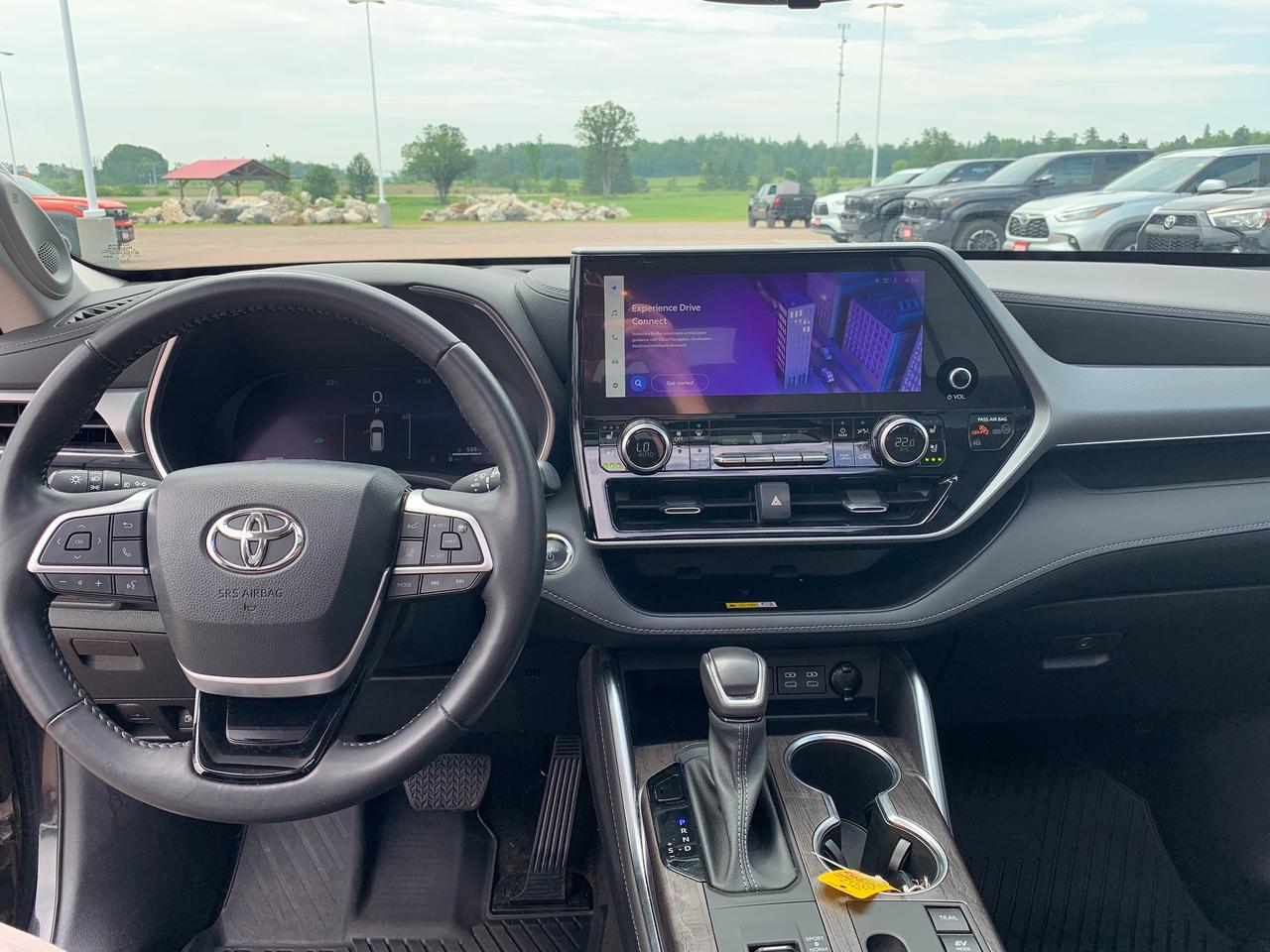 2023 Toyota Highlander Hybrid Platinum Photo