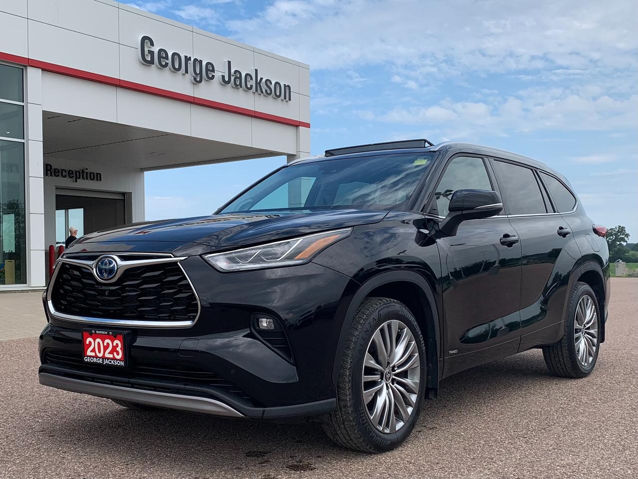 2023 Toyota Highlander Hybrid Platinum Photo0