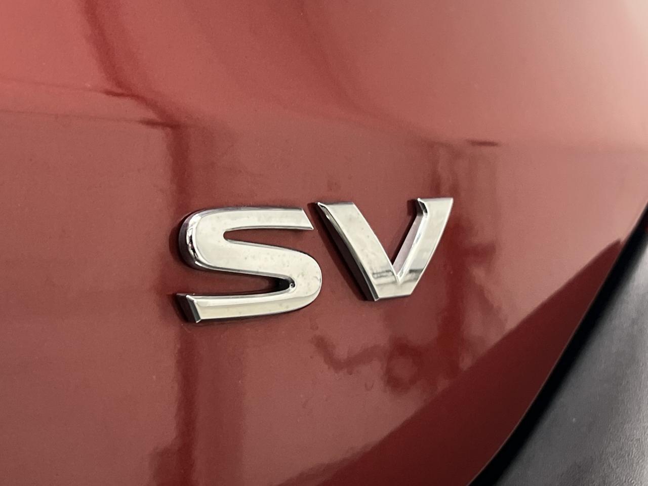 2018 Nissan Kicks SV | HTD SEATS | CARPLAY | 17IN ALLOYS | REAR CAM Photo