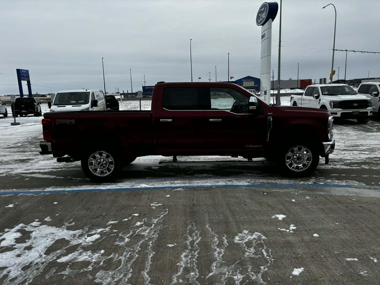 2026 Ford F-350 Super Duty SRW LARIAT 4WD CREW CAB 6.75' BOX Photo3