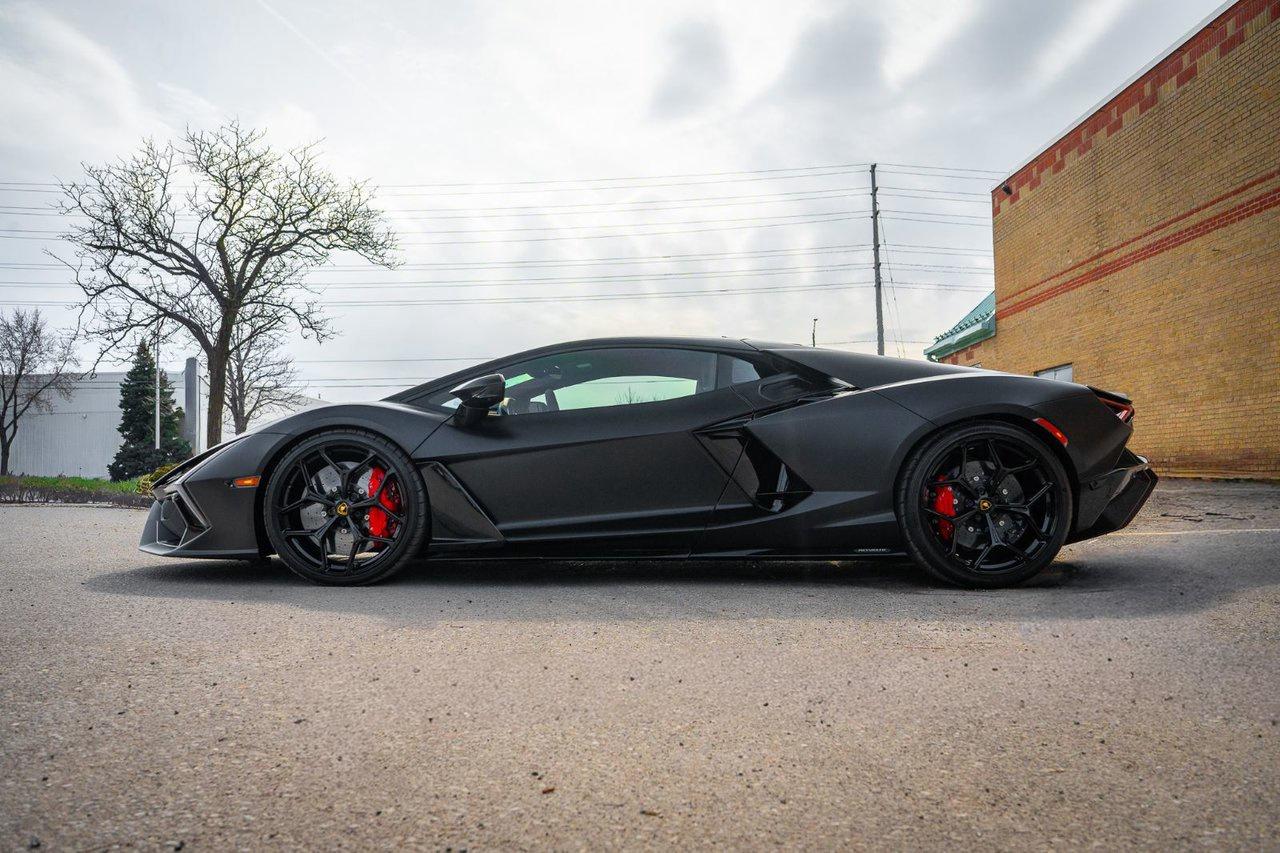 2024 Lamborghini Revuelto HPEV Photo