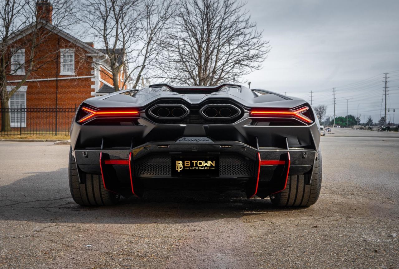 2024 Lamborghini Revuelto HPEV Photo