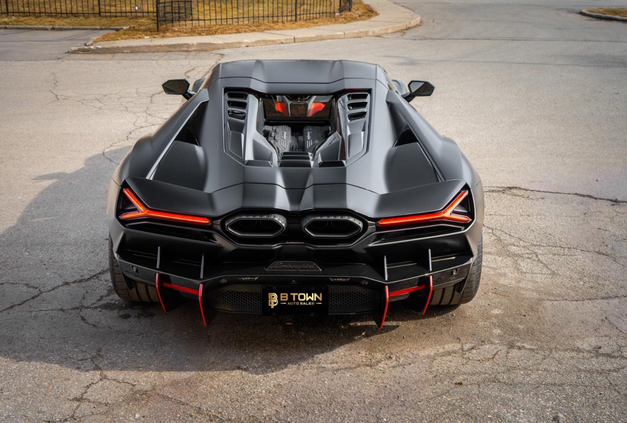 2024 Lamborghini Revuelto HPEV Photo