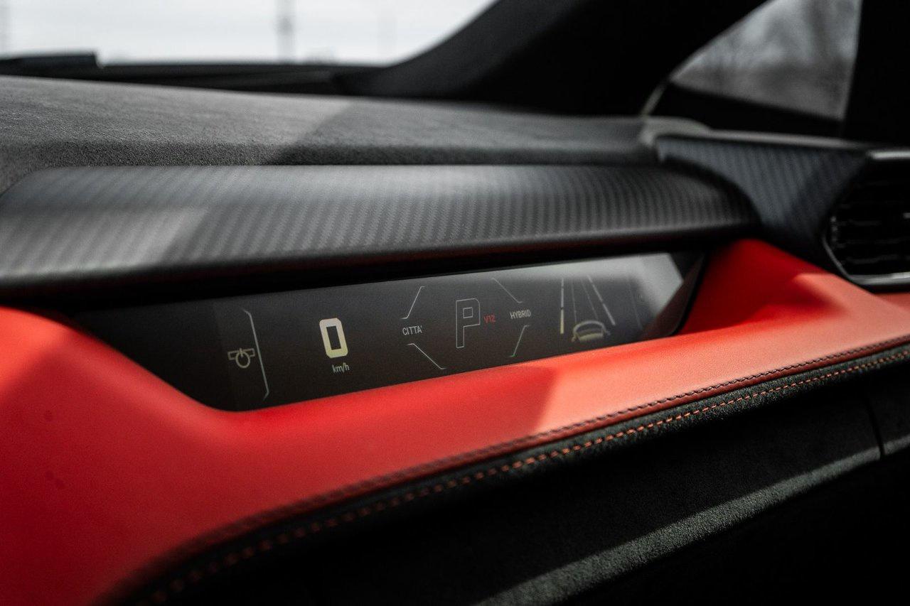 2024 Lamborghini Revuelto HPEV Photo