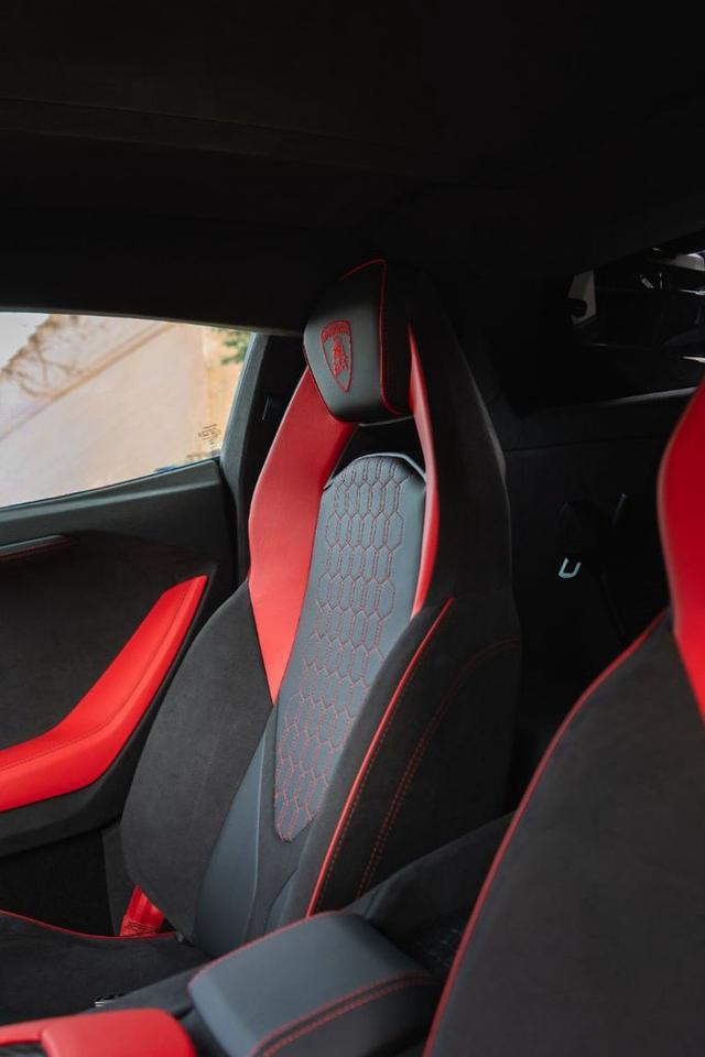 2024 Lamborghini Revuelto HPEV Photo
