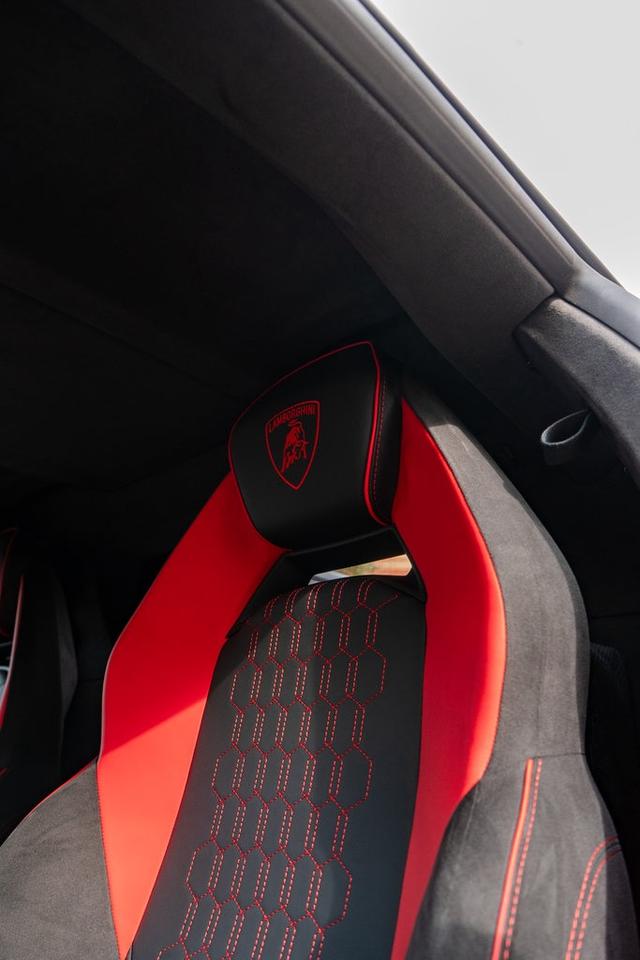 2024 Lamborghini Revuelto HPEV Photo