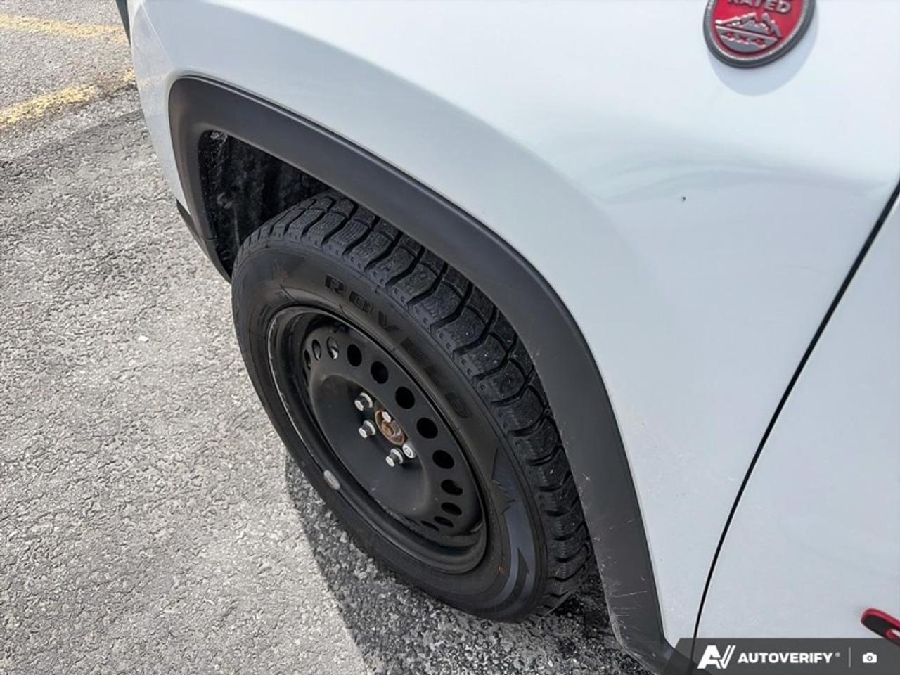 2024 Jeep Compass Trailhawk  TRAILHAWK, AWD, SUNROOF Photo