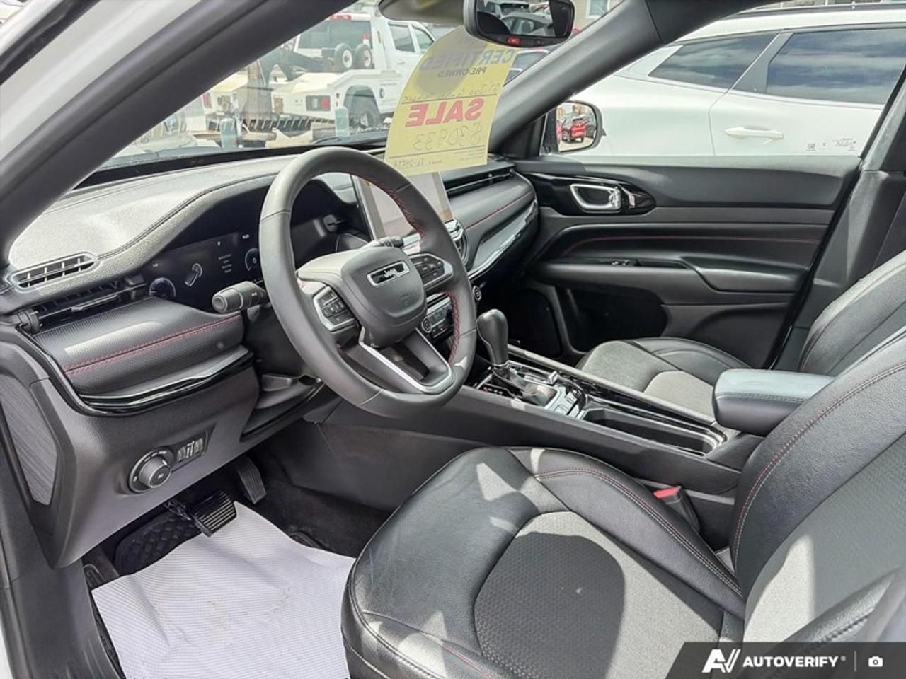 2024 Jeep Compass Trailhawk  TRAILHAWK, AWD, SUNROOF Photo