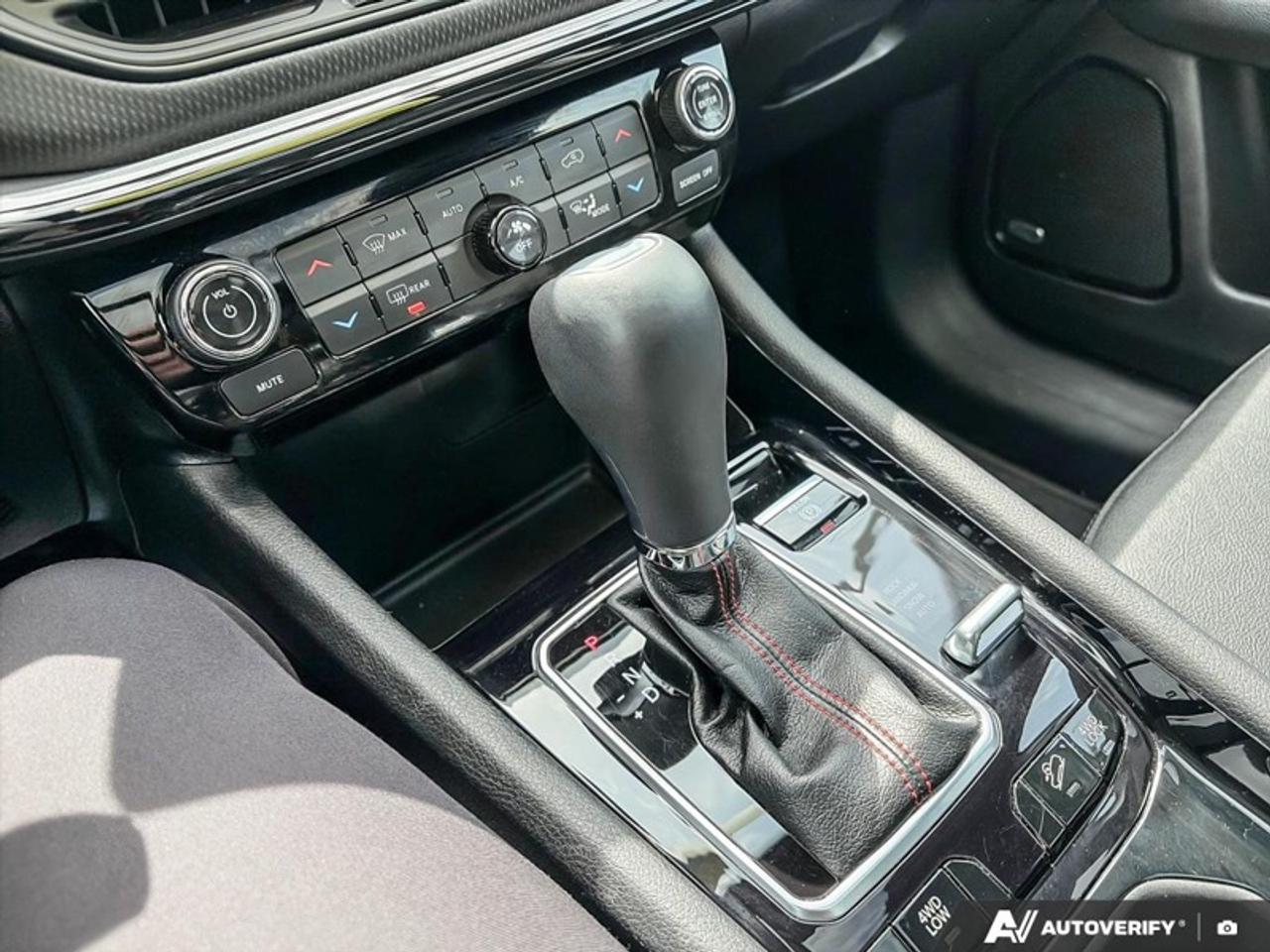 2024 Jeep Compass Trailhawk  TRAILHAWK, AWD, SUNROOF Photo