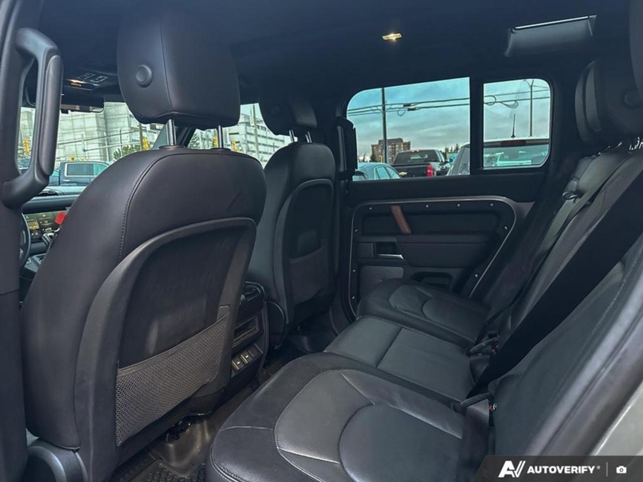 2024 Land Rover Defender 110 P400 X-Dynamic SE  110 P400 X DYNAMIC SE Photo
