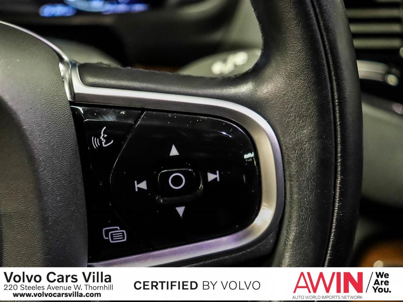 2022 Volvo XC90 T6 AWD Momentum (7-Seat) Photo