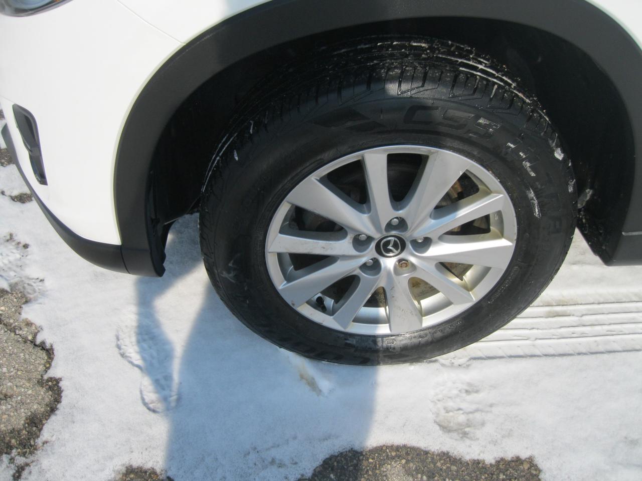 2016 Mazda CX-5 GS (A6) 4dr Front-Wheel Drive Sport Utility Photo3