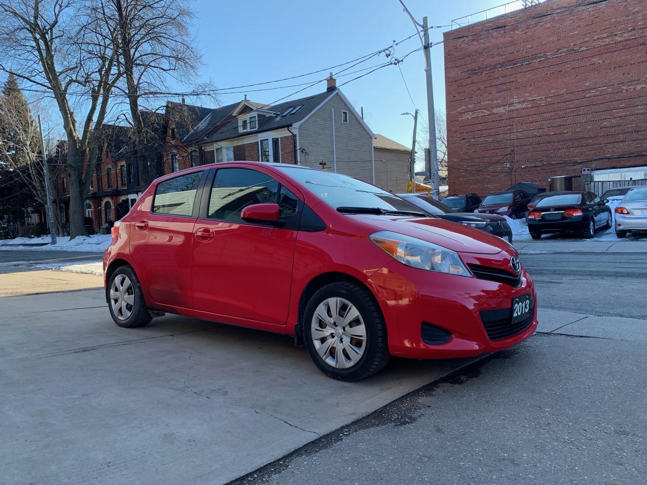 2013 Toyota Yaris 5dr HB Auto LE Photo