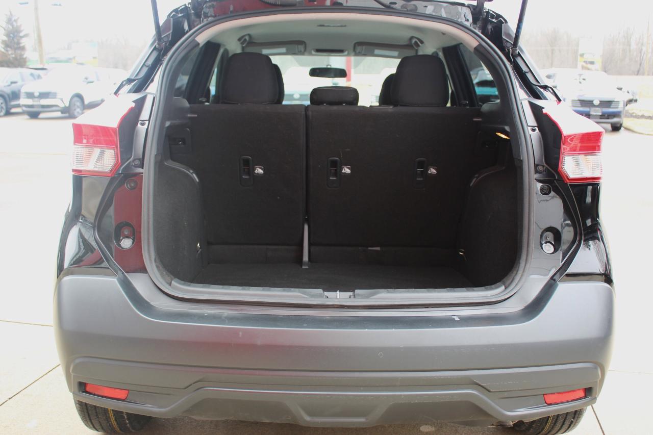 2019 Nissan Kicks 1-owner, Low kilo, Dealer Serviced Photo