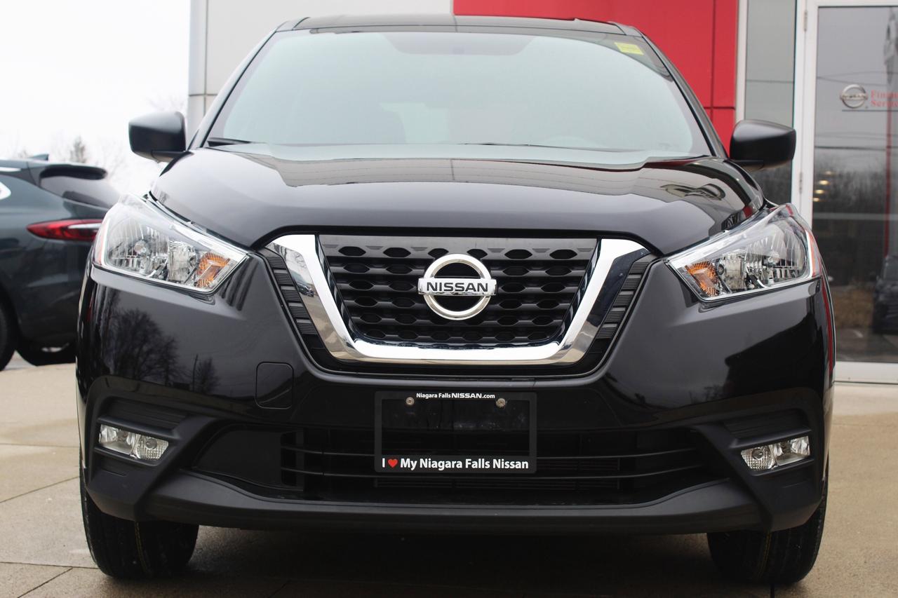 2019 Nissan Kicks 1-owner, Low kilo, Dealer Serviced Photo