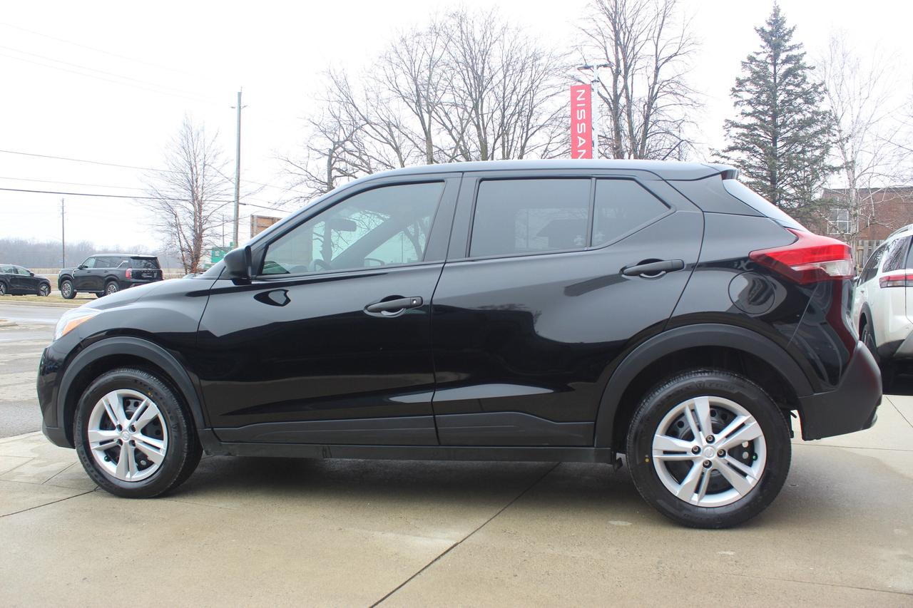 2019 Nissan Kicks 1-owner, Low kilo, Dealer Serviced Photo2