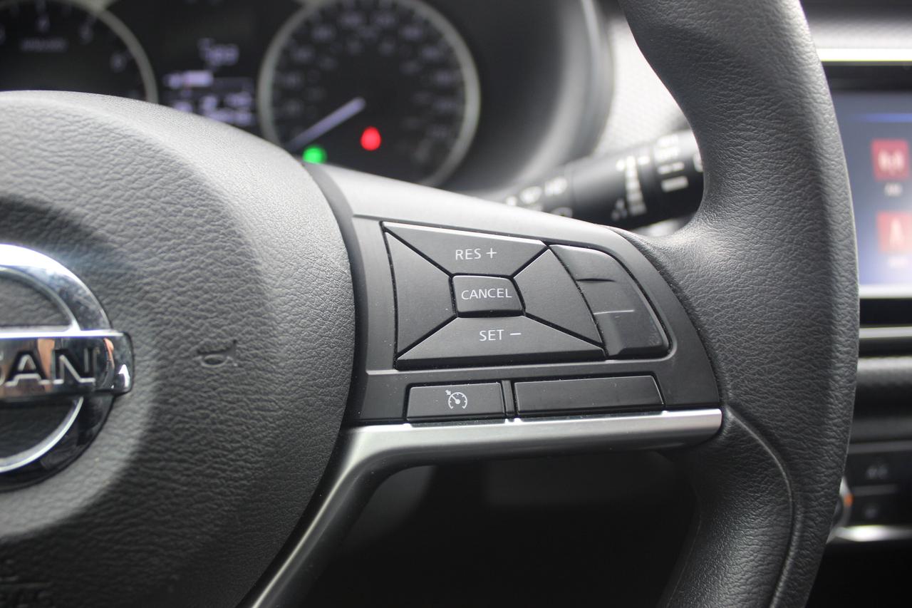 2019 Nissan Kicks 1-owner, Low kilo, Dealer Serviced Photo