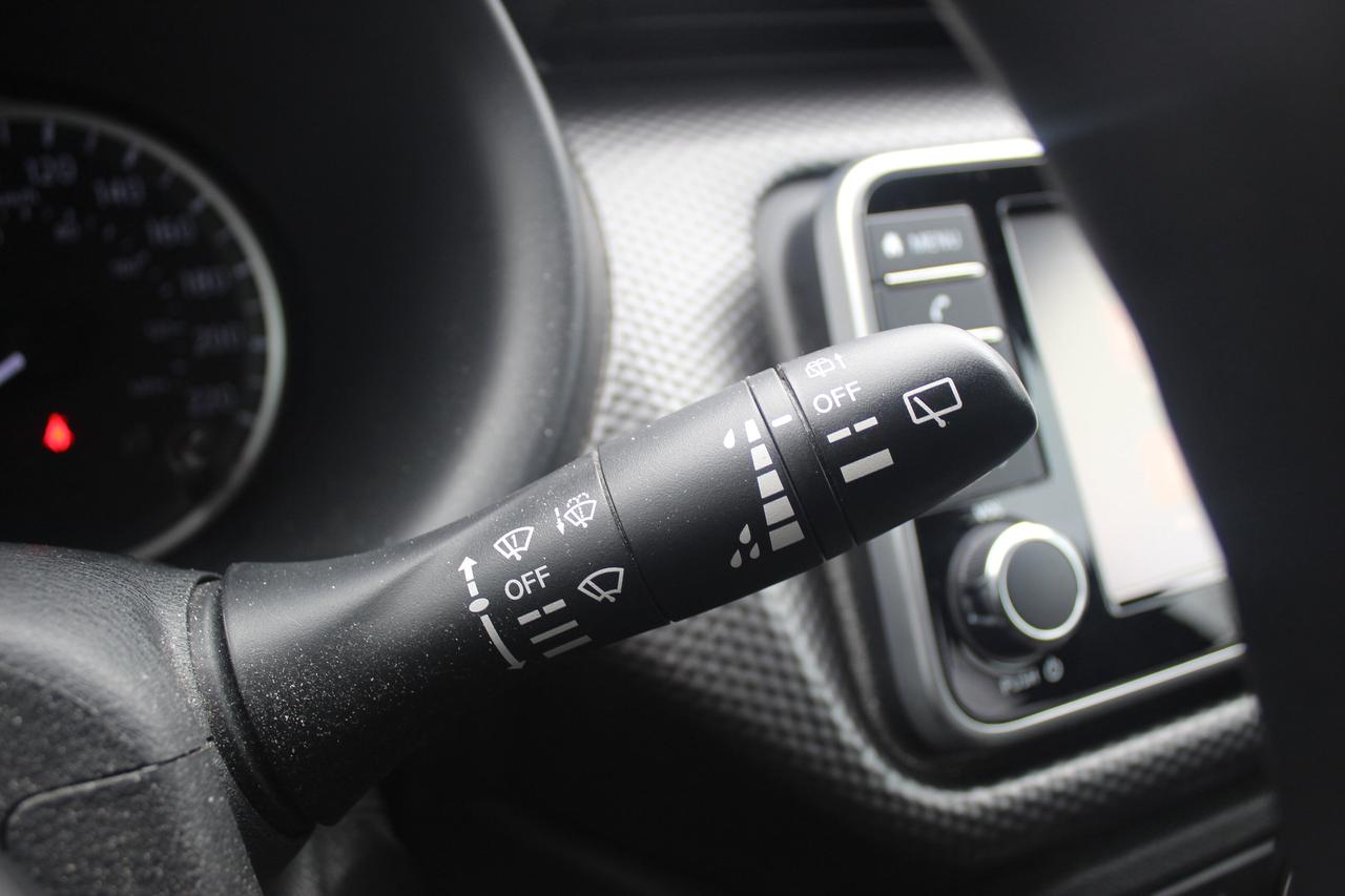 2019 Nissan Kicks 1-owner, Low kilo, Dealer Serviced Photo