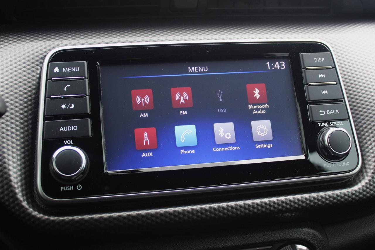 2019 Nissan Kicks 1-owner, Low kilo, Dealer Serviced Photo