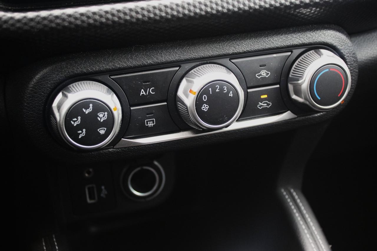 2019 Nissan Kicks 1-owner, Low kilo, Dealer Serviced Photo