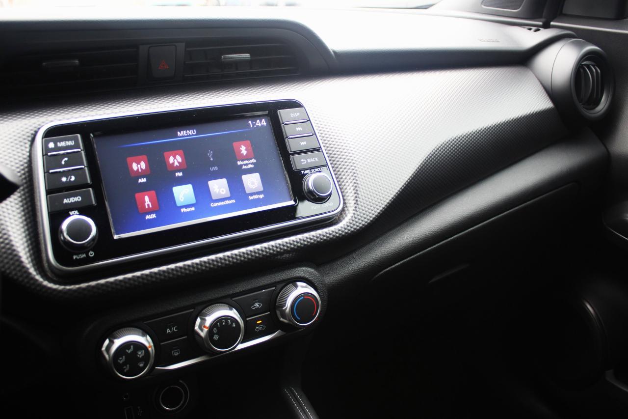 2019 Nissan Kicks 1-owner, Low kilo, Dealer Serviced Photo