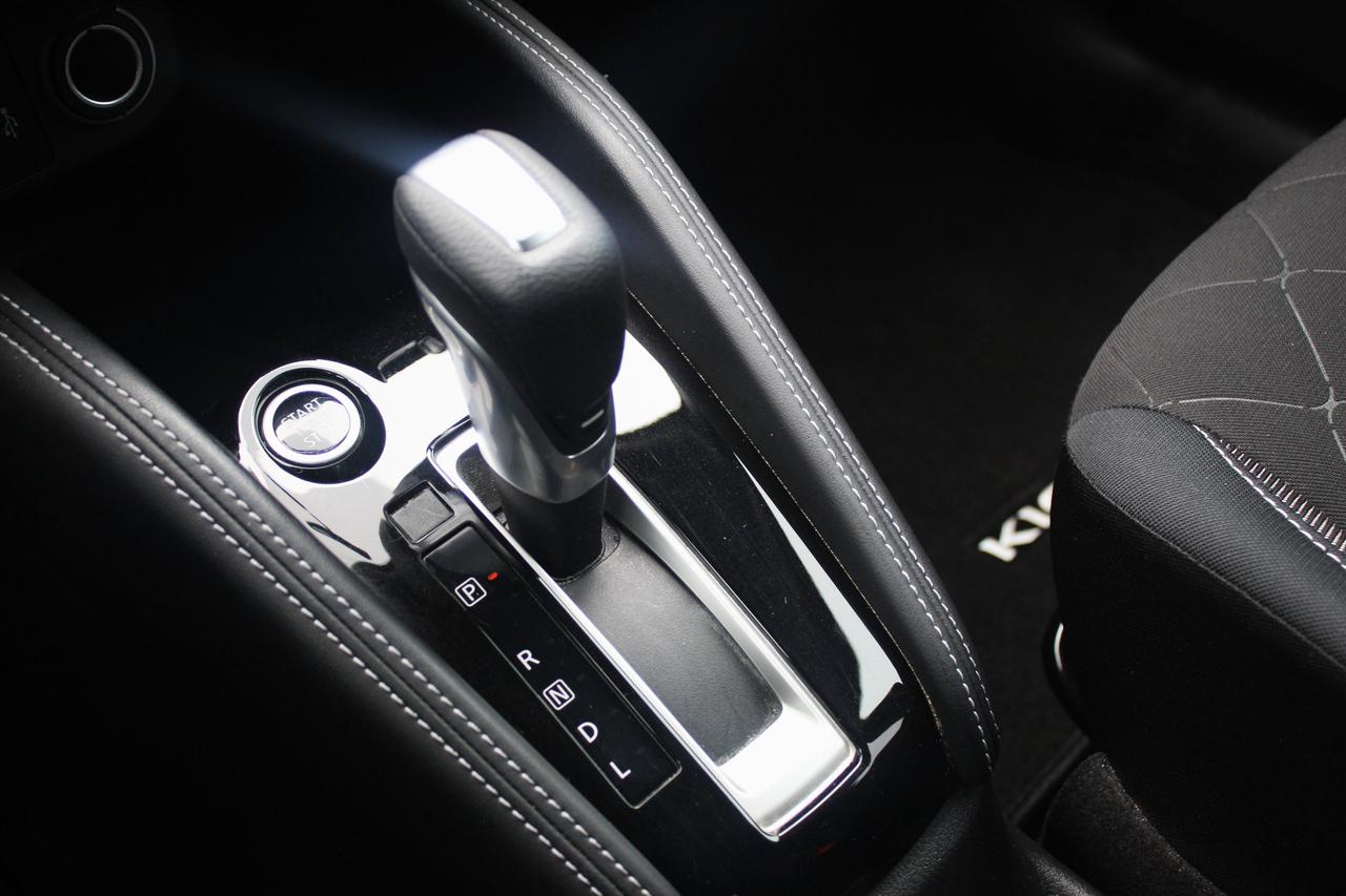 2019 Nissan Kicks 1-owner, Low kilo, Dealer Serviced Photo