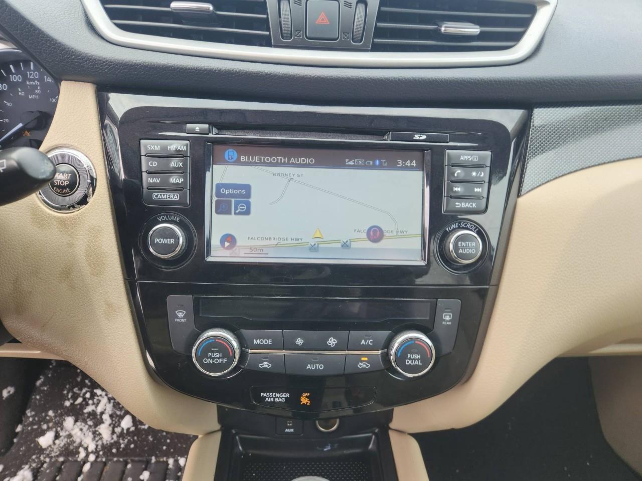 2016 Nissan Rogue SL Premium (CVT) 4dr All-Wheel Drive Photo