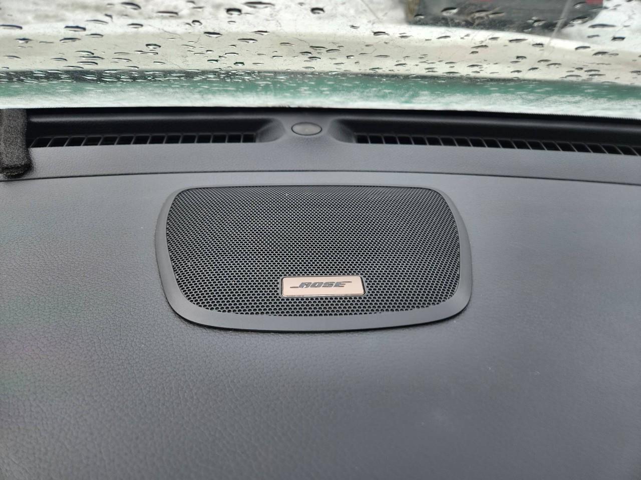 2016 Nissan Rogue SL Premium (CVT) 4dr All-Wheel Drive Photo