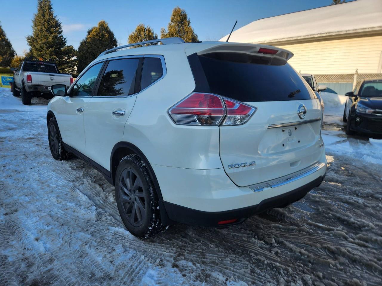 2016 Nissan Rogue SL Premium (CVT) 4dr All-Wheel Drive Photo