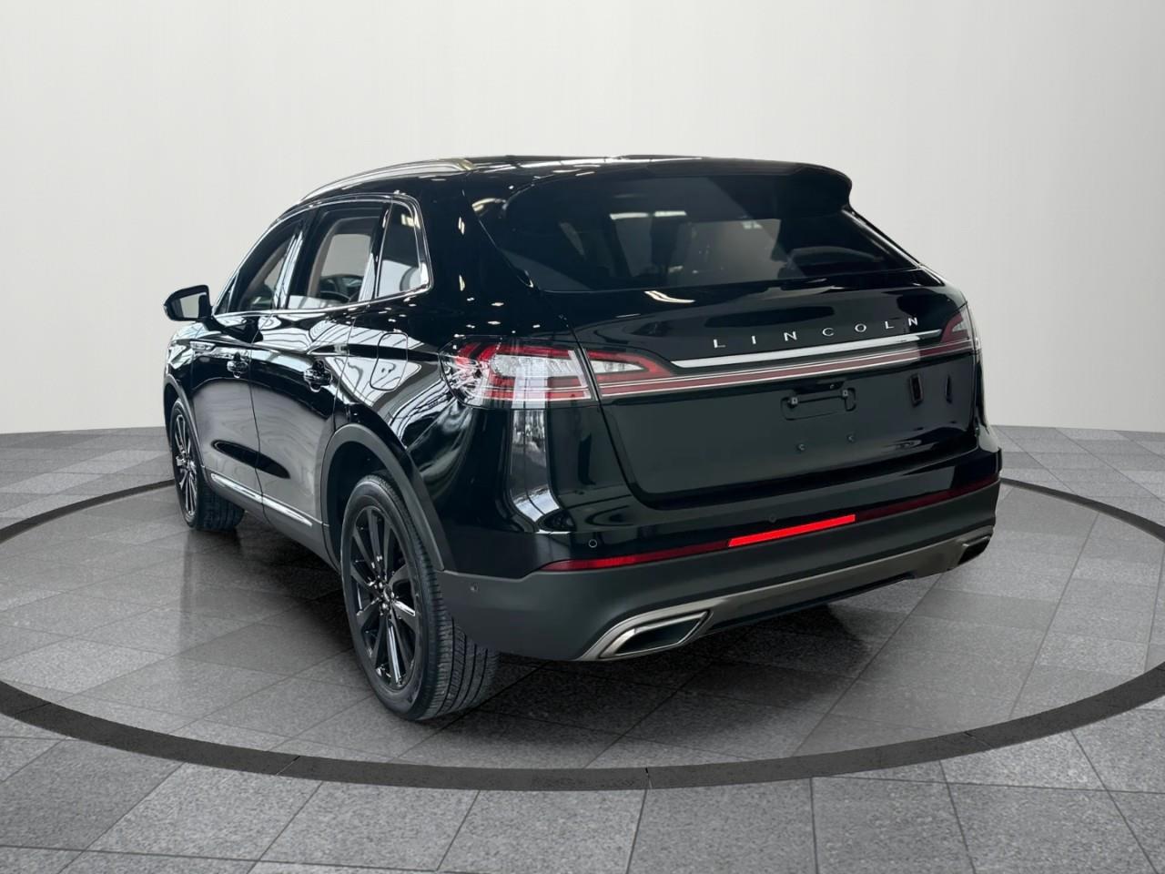 2022 Lincoln Nautilus Reserve 4dr All-Wheel Drive Photo3