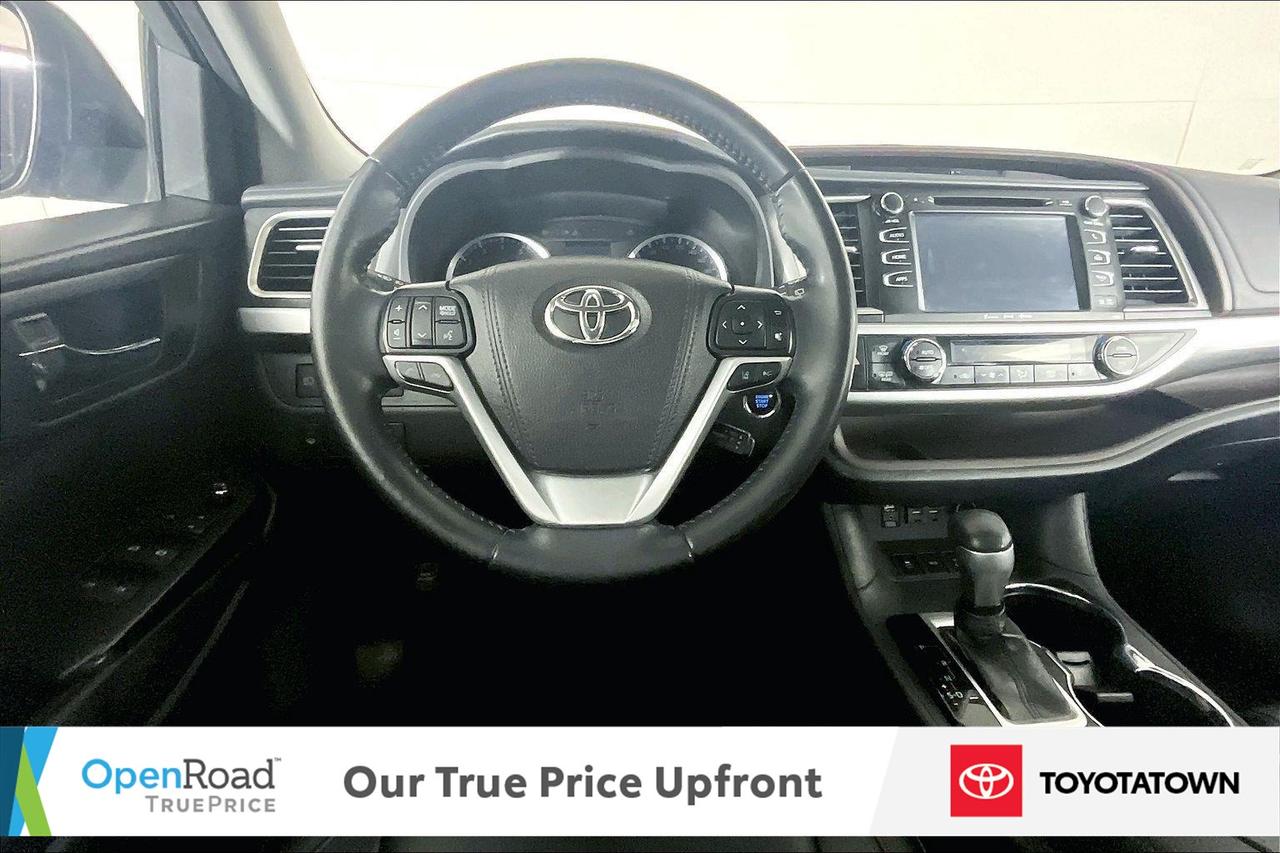 2019 Toyota Highlander XLE! LOADED! LOW MILEAGE! Photo4