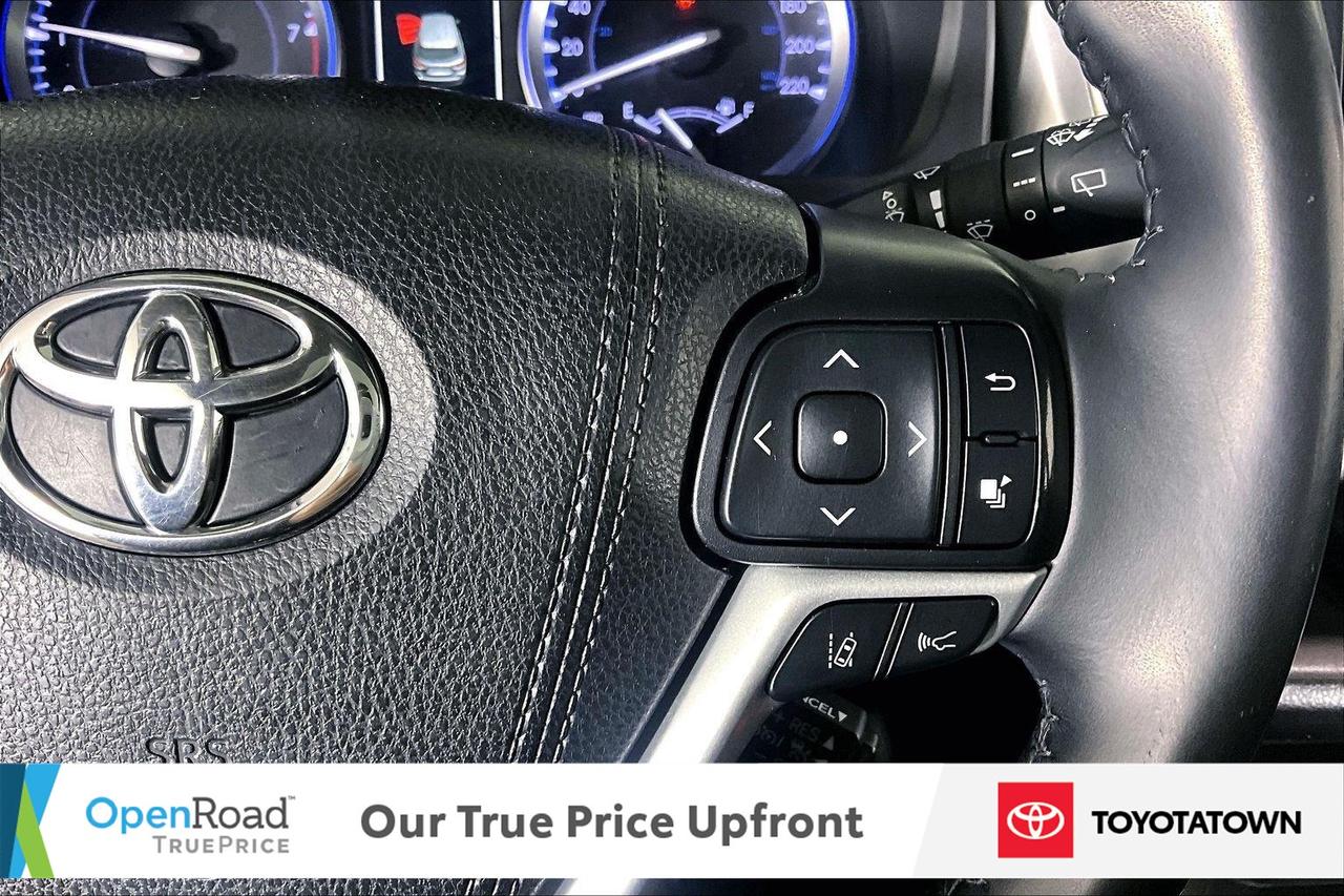 2019 Toyota Highlander XLE! LOADED! LOW MILEAGE! Photo