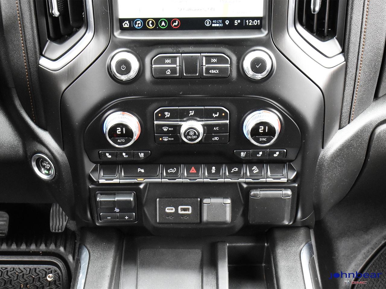 2022 GMC Sierra 1500 Limited AT4 Photo