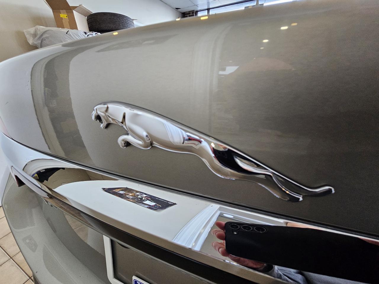 2013 Jaguar XF 4dr Sdn V6 AWD Photo