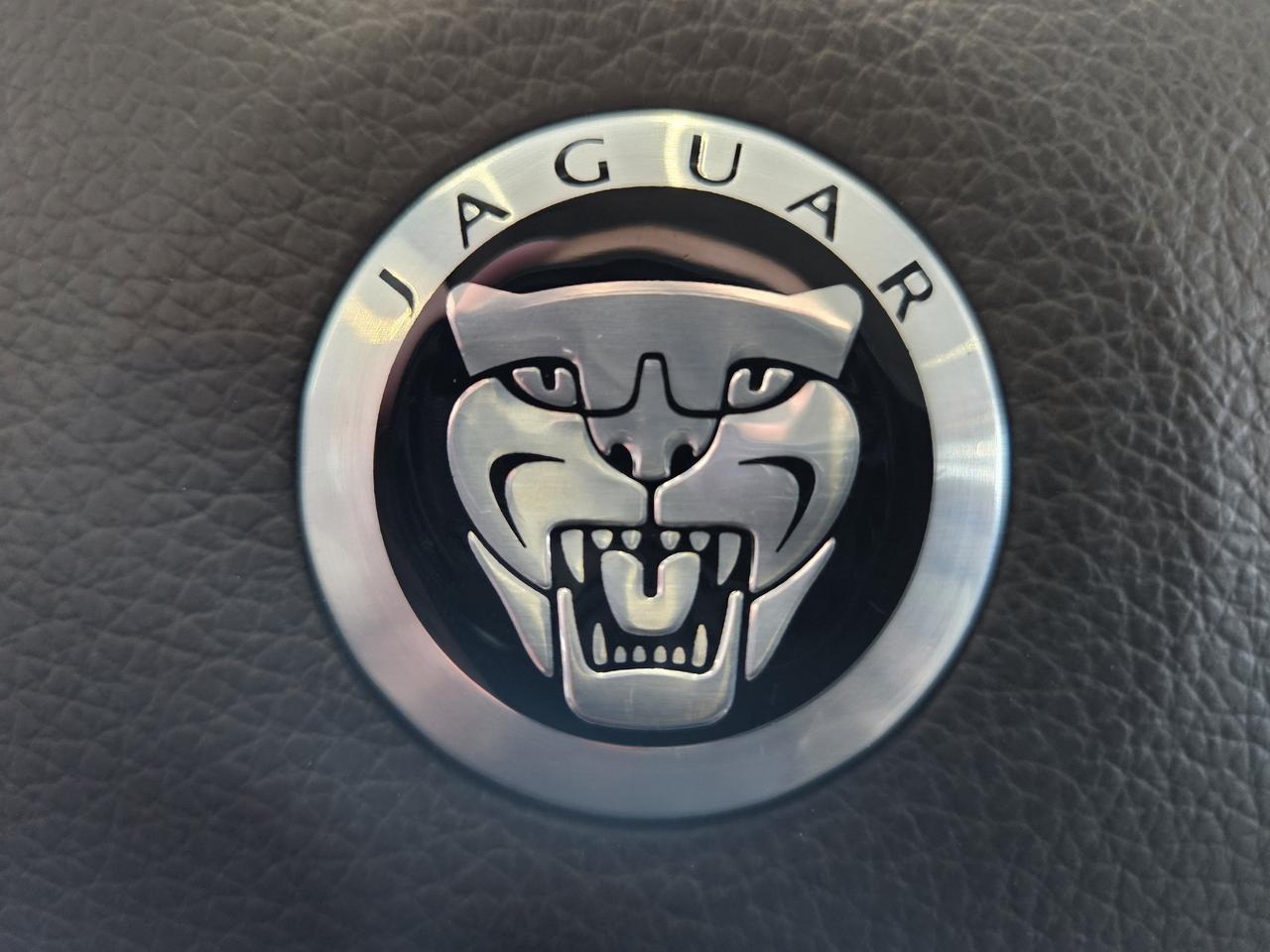 2013 Jaguar XF 4dr Sdn V6 AWD Photo