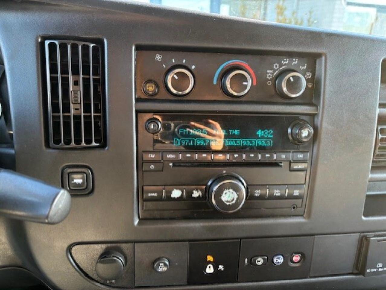 2018 Chevrolet Express Passenger 2500 LT 12 PASSENGER-CAMERA-WE FINANCE Photo