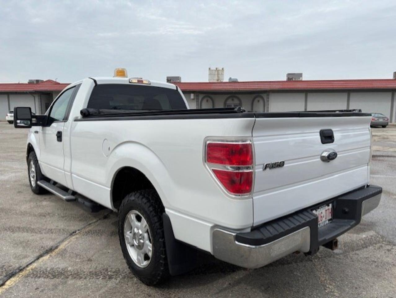 2010 Ford F-150 XLT **ONLY 44,000KM-REGULAR CAB LONG BOX-1 OWNER** Photo3