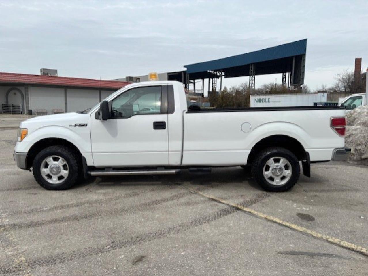 2010 Ford F-150 XLT **ONLY 44,000KM-REGULAR CAB LONG BOX-1 OWNER** Photo