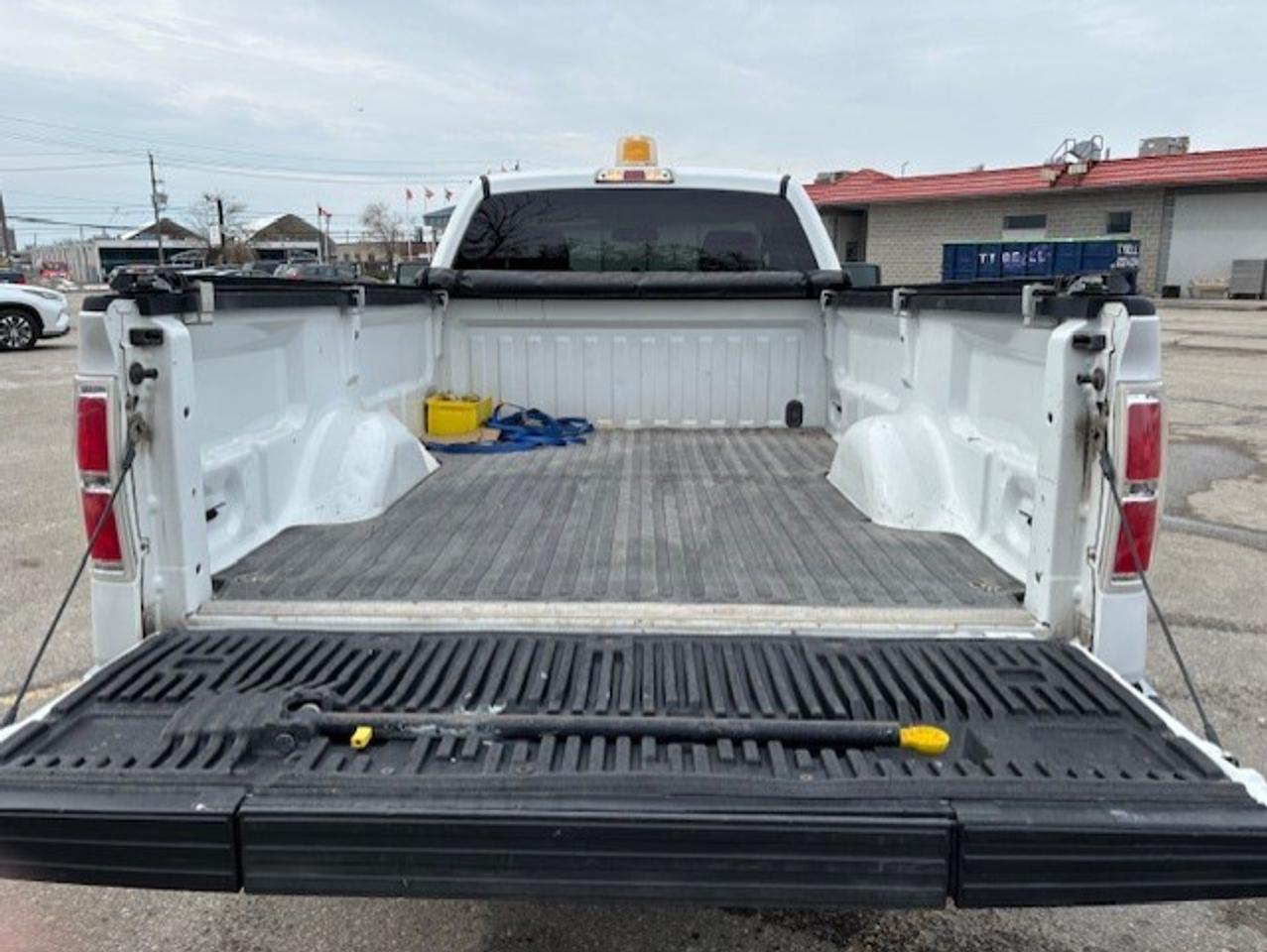 2010 Ford F-150 XLT **ONLY 44,000KM-REGULAR CAB LONG BOX-1 OWNER** Photo