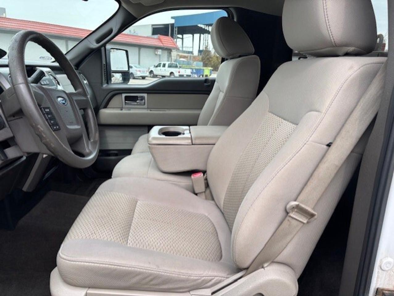 2010 Ford F-150 XLT **ONLY 44,000KM-REGULAR CAB LONG BOX-1 OWNER** Photo