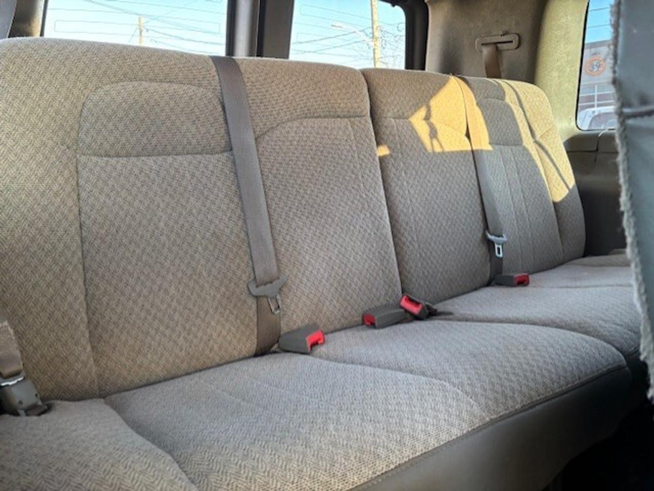 2018 Chevrolet Express 2500 LT **12 PASSENGER-BACK UP CAMERA-WE FINANCE** Photo