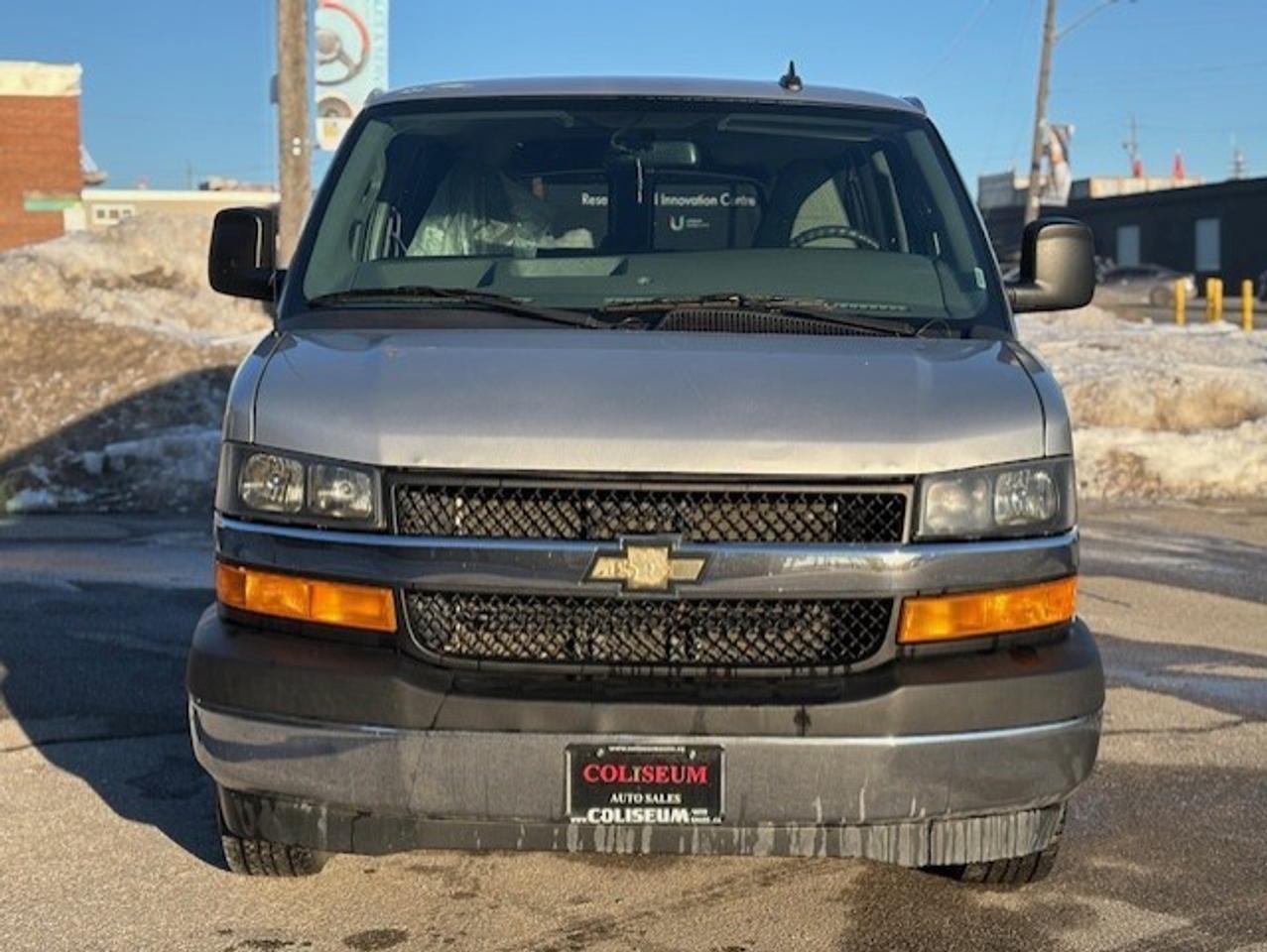 2018 Chevrolet Express 2500 LT **12 PASSENGER-BACK UP CAMERA-WE FINANCE** Photo