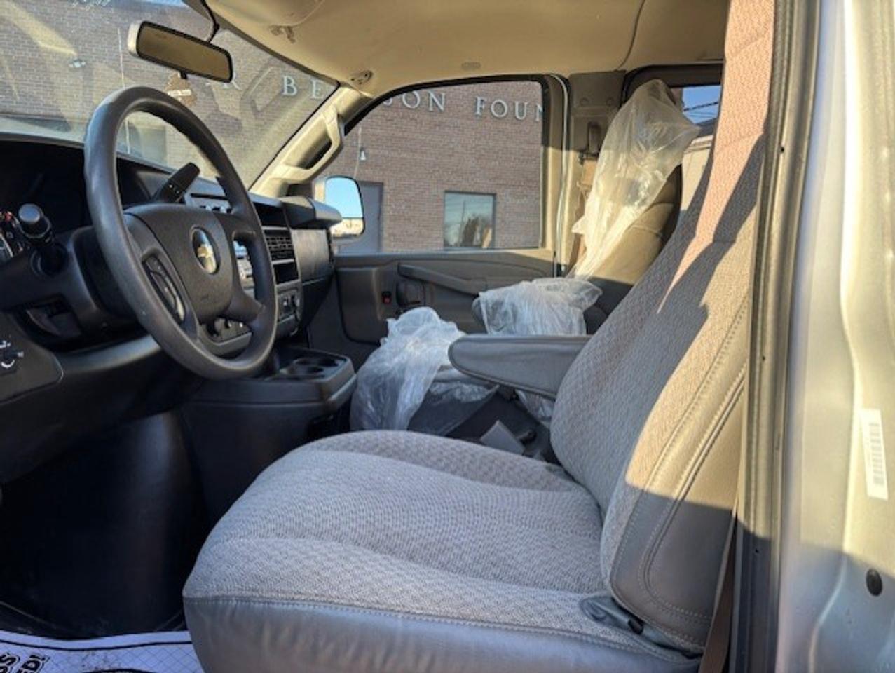 2018 Chevrolet Express 2500 LT **12 PASSENGER-BACK UP CAMERA-WE FINANCE** Photo