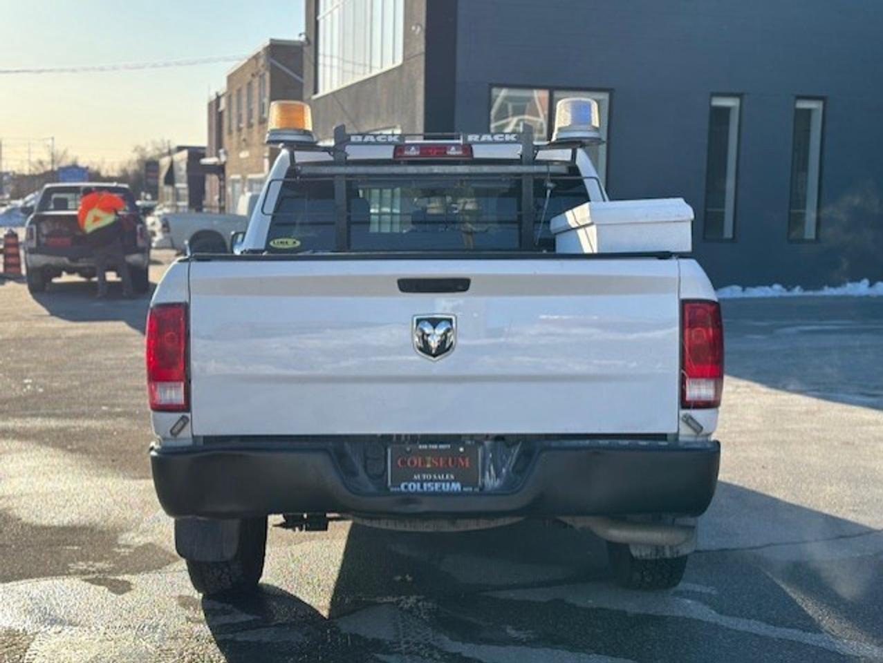 2014 RAM 1500 4WD 5.7L V8 HEMI **CREW CAB-5.7L V8-1 OWNER** Photo4