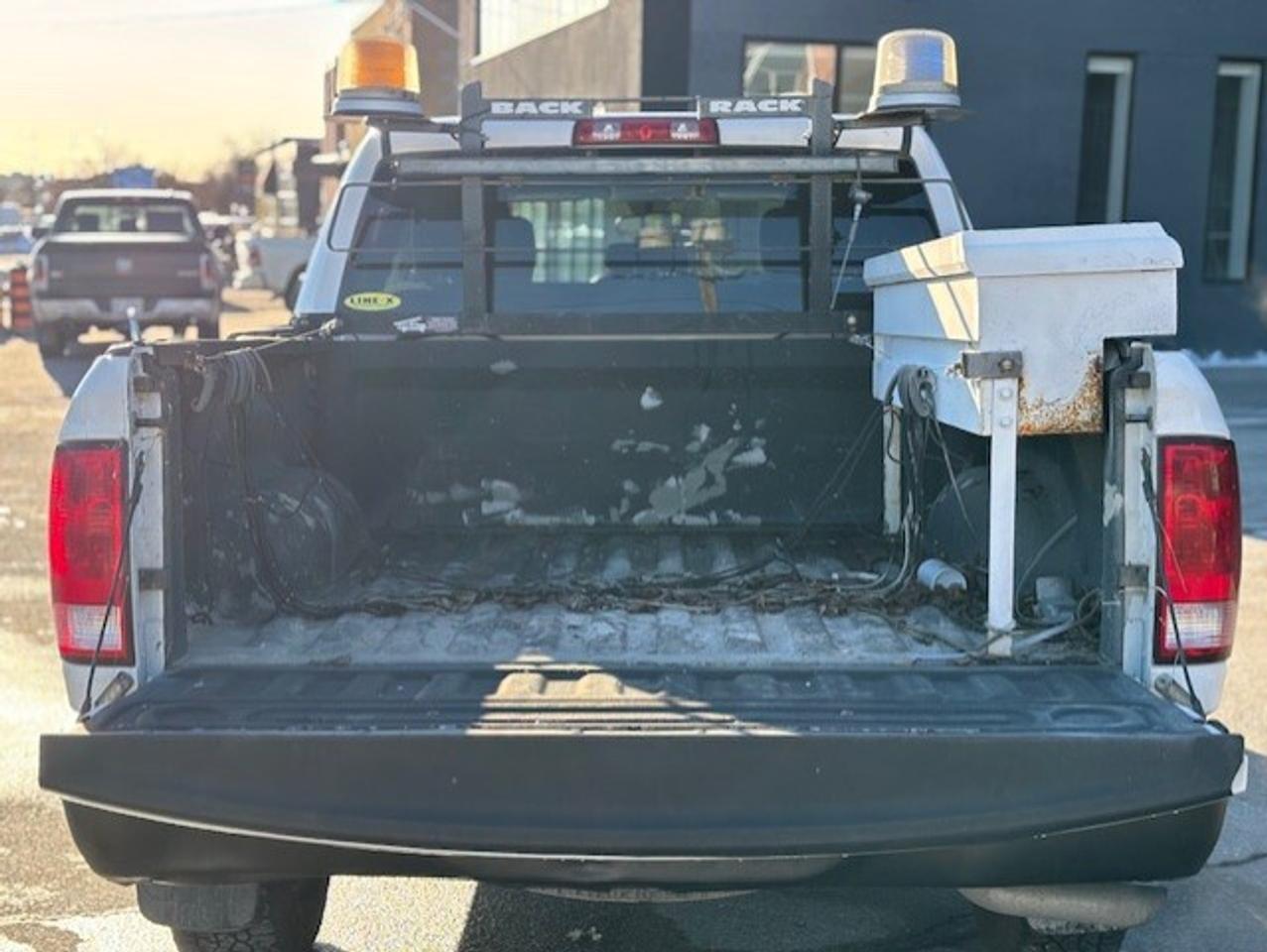 2014 RAM 1500 4WD 5.7L V8 HEMI **CREW CAB-5.7L V8-1 OWNER** Photo