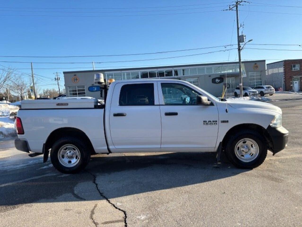 2014 RAM 1500 4WD 5.7L V8 HEMI **CREW CAB-5.7L V8-1 OWNER** Photo