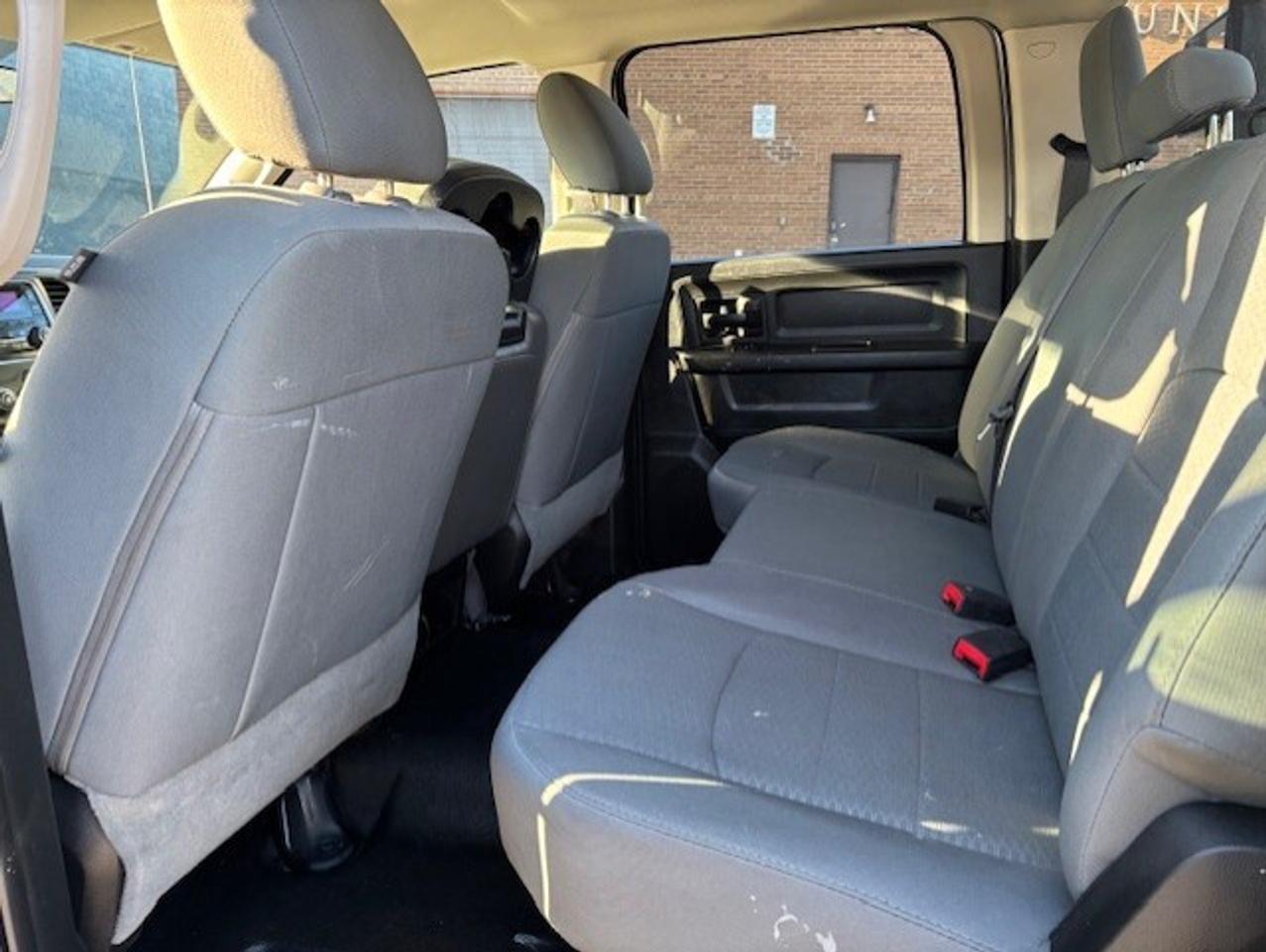 2014 RAM 1500 4WD 5.7L V8 HEMI **CREW CAB-5.7L V8-1 OWNER** Photo