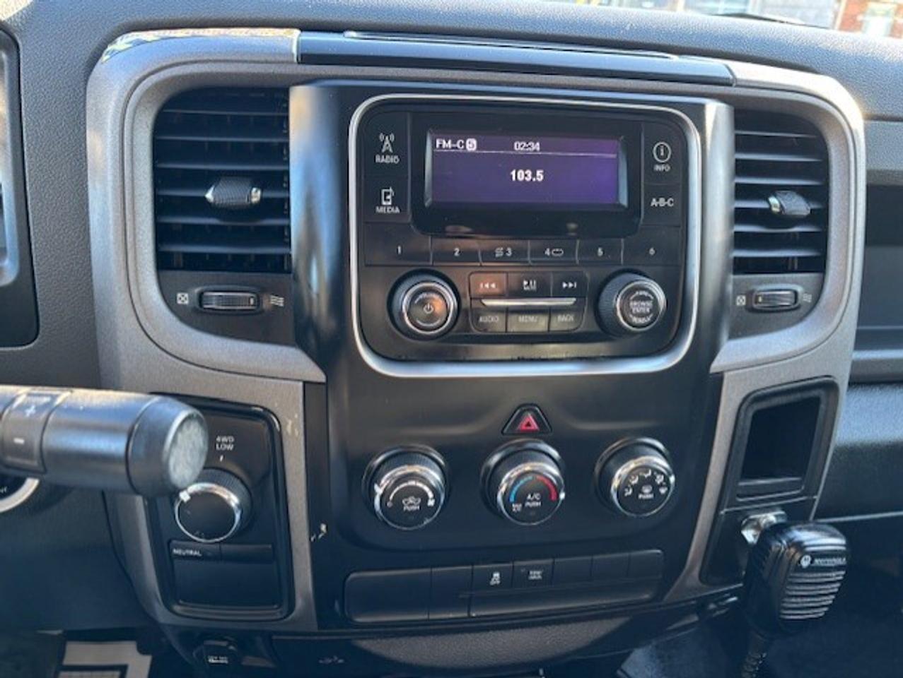 2014 RAM 1500 4WD 5.7L V8 HEMI **CREW CAB-5.7L V8-1 OWNER** Photo